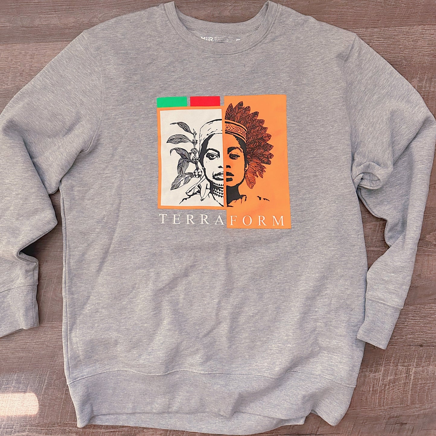 Queen mother grey crew neck